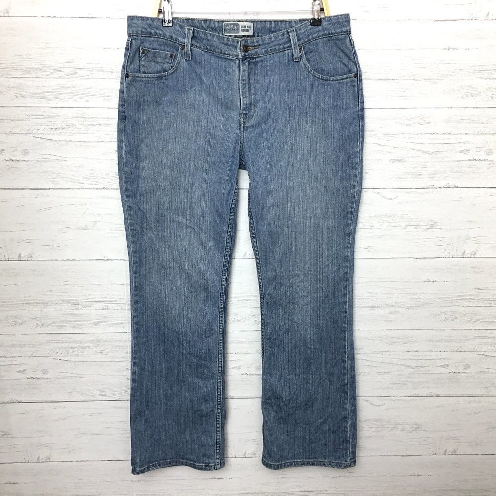Levi's Signature Women's Low Rise Bootcut Jeans Medium Wash size 16 length 31"